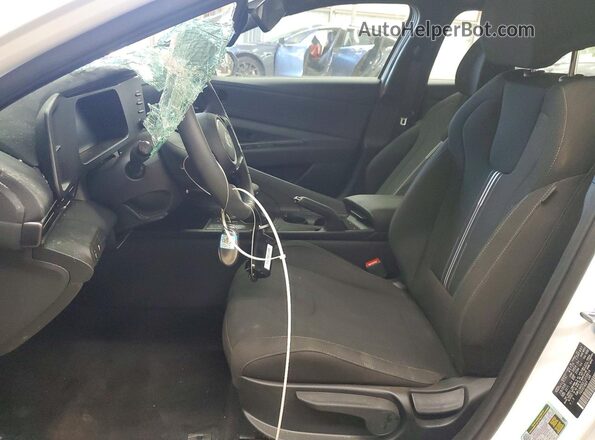 KMHLM4DG3TU258814 2026 HYUNDAI ELANTRA White წინა პანელის ხედი