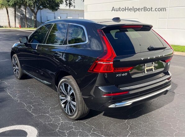 YV4BR0DL3N1995925 2022 VOLVO XC60 Black Front right