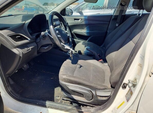 3KPC24A39JE018383 2018 HYUNDAI ACCENT White Widok deski rozdzielczej
