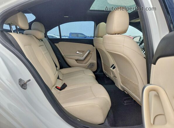 WDD3G4FB6LW036498 2020 MERCEDES-BENZ A White Widok wnętrza z tyłu