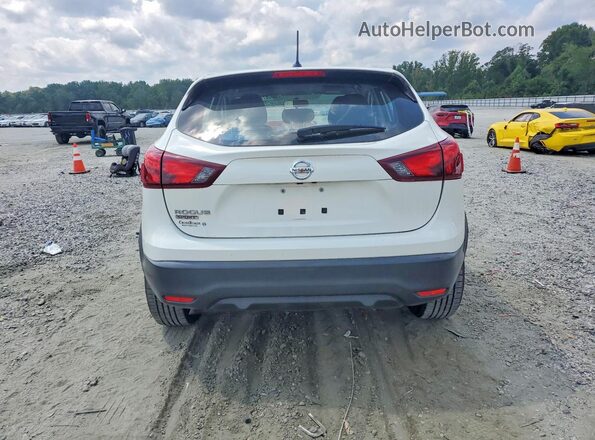 JN1BJ1CP6JW158655 2018 NISSAN ROGUE White Widok wnętrza z przodu