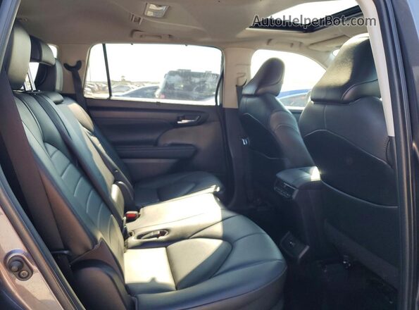 5TDGZRAH0MS051322 2021 TOYOTA HIGHLANDER Gray Շարժիչի բաժամունքի տեսք