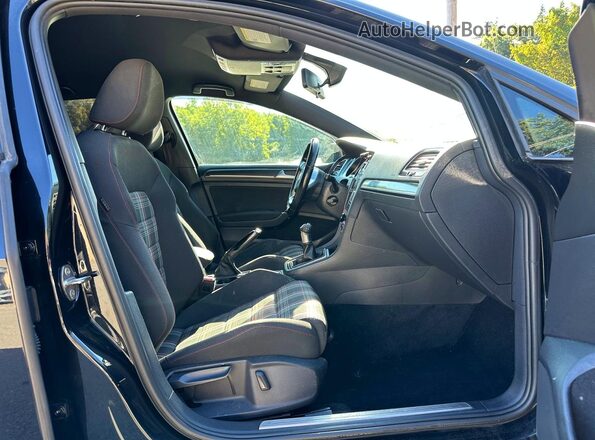 3VW5T7AU7MM000861 2021 VOLKSWAGEN GTI Black Вид ззаду