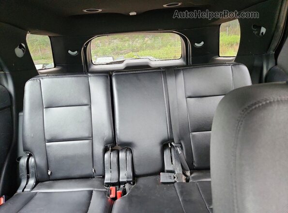 1FM5K8AR1KGA29685 2019 FORD EXPLORER White Widok wnętrza z tyłu