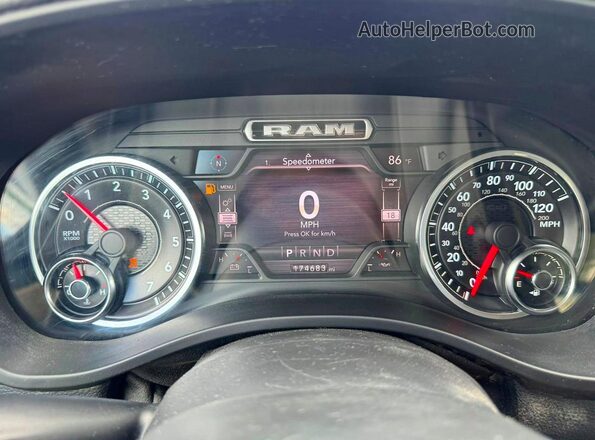 1C6SRFMT4LN223954 2020 RAM 1500 Gray Widok zestawu wskaźników