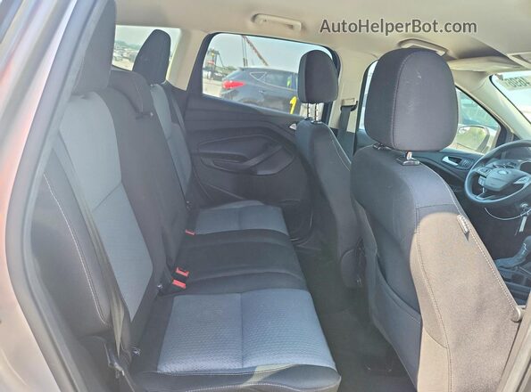 1FMCU0GD1HUD92660 2017 FORD ESCAPE Серебряный Вид подкапотного пространства