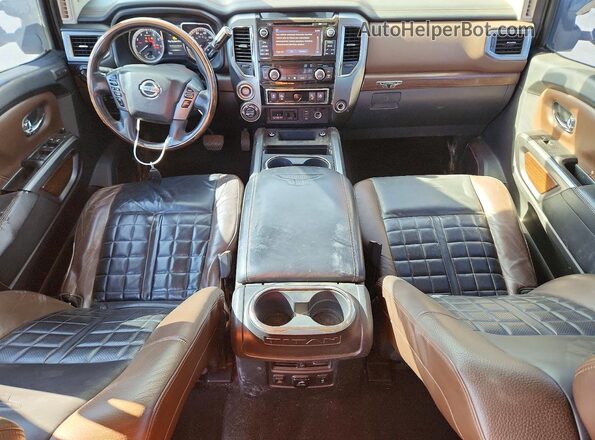 1N6AA1F41HN507860 2017 NISSAN TITAN Black Widok zestawu wskaźników