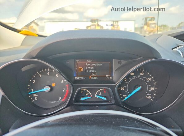 1FMCU0GD1HUD92660 2017 FORD ESCAPE Серебряный Вид задних сидений