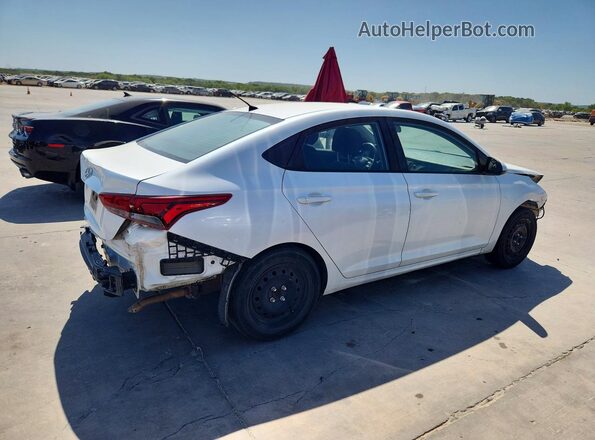 3KPC24A39JE018383 2018 HYUNDAI ACCENT White Przód prawy