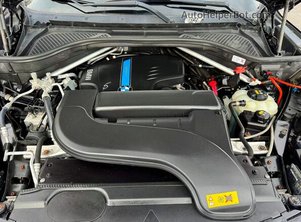 5UXKT0C31H0S81452 2017 BMW X5 Black Առջևի վահանակի տեսք