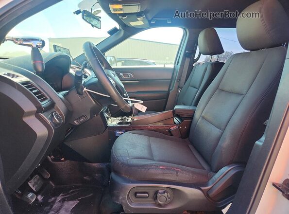1FM5K8AR1HGE15497 2017 FORD EXPLORER Белый Вид панели приборов