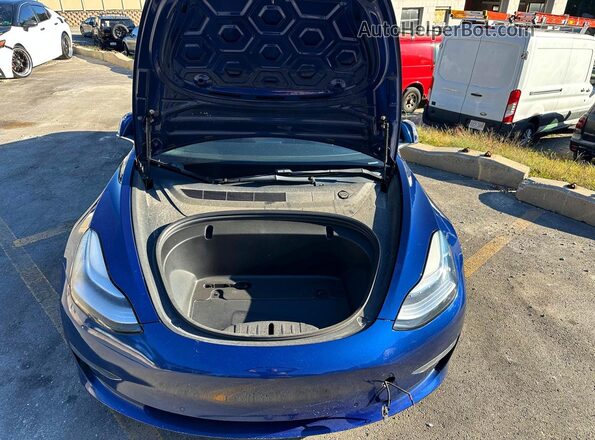 5YJ3E1EB1LF617668 2020 TESLA MODEL Blue Widok tylnych siedzeń