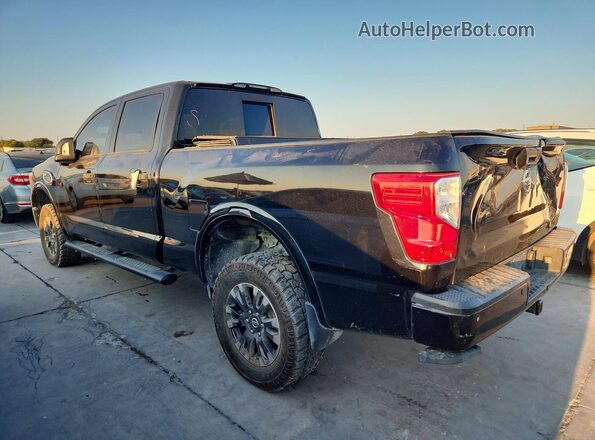 1N6BA1F4XJN517457 2018 NISSAN TITAN Черный Задняя правая четверть