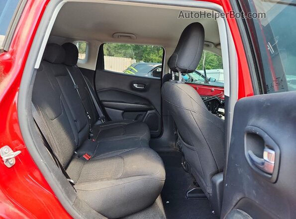 3C4NJCAB2LT247855 2020 JEEP COMPASS Red Rear interior view