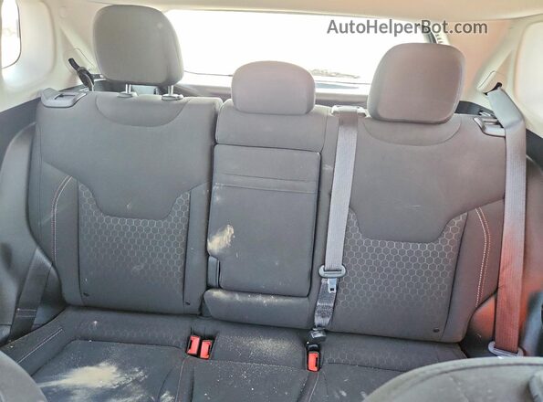 3C4NJCAB4JT369033 2018 JEEP COMPASS Red Հետևի նստատեղերի տեսք