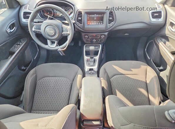 3C4NJCAB5LT247882 2020 JEEP COMPASS Blue Widok deski rozdzielczej