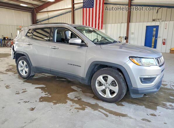 3C4NJCBB4HT605835 2017 JEEP COMPASS Silver Front right