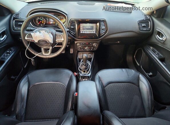 3C4NJCBB5MT604140 2021 JEEP COMPASS Gray Vista del salpicadero