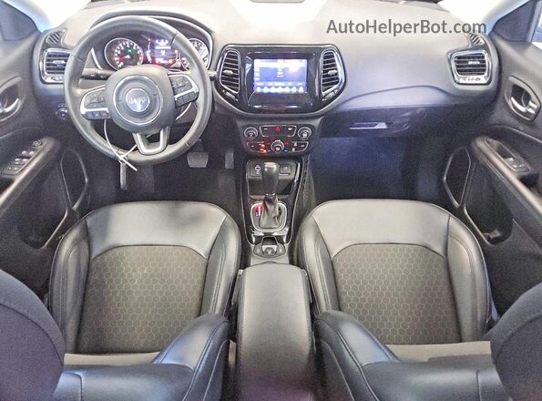3C4NJCBB6KT802576 2019 JEEP COMPASS White Вид панелі приладів