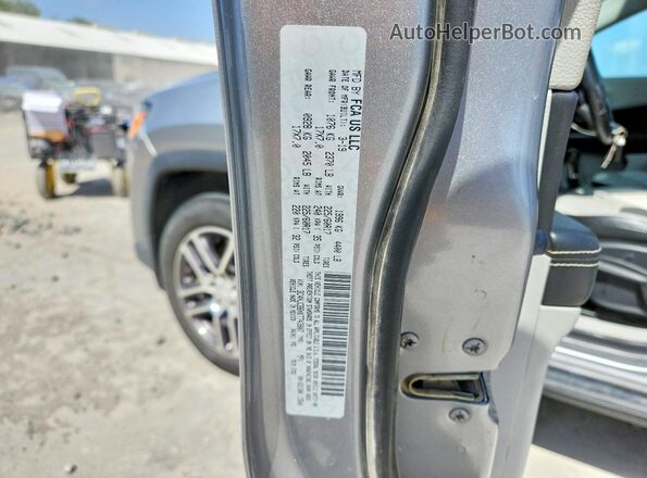 3C4NJCBBXKT743807 2019 JEEP COMPASS Silver Вид підкапотного простору