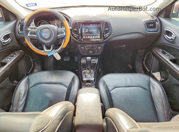 3C4NJCCB3KT637892 2019 JEEP COMPASS Red Вид панелі приладів