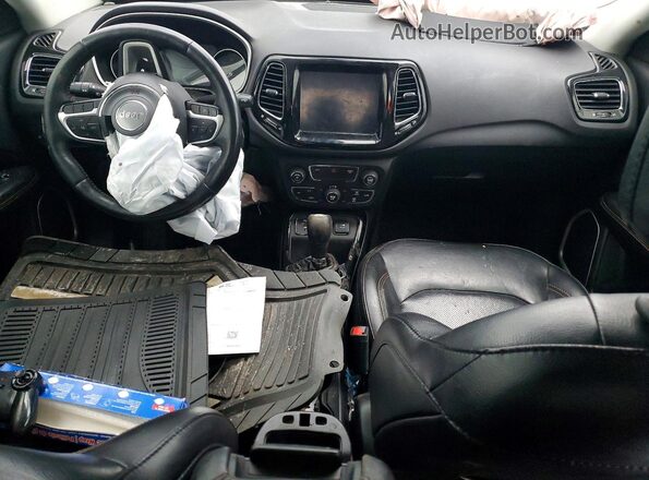 3C4NJCCB6KT755449 2019 JEEP COMPASS Серебряный Вид панели приборов