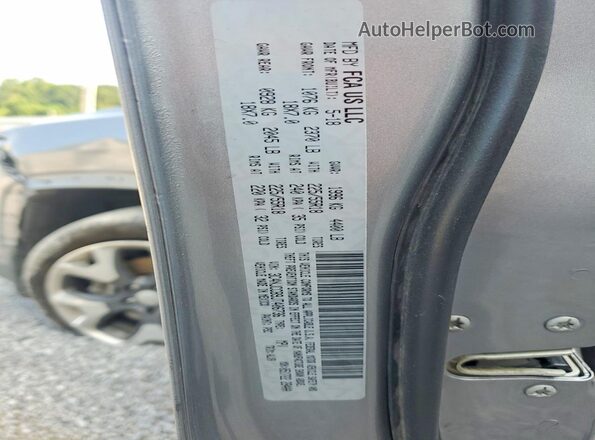 3C4NJCCB9JT406736 2018 JEEP COMPASS Gray Вид підкапотного простору
