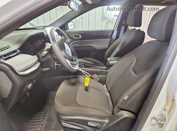 3C4NJDAN9RT135594 2024 JEEP COMPASS White Սալոնի դիմացի տեսք