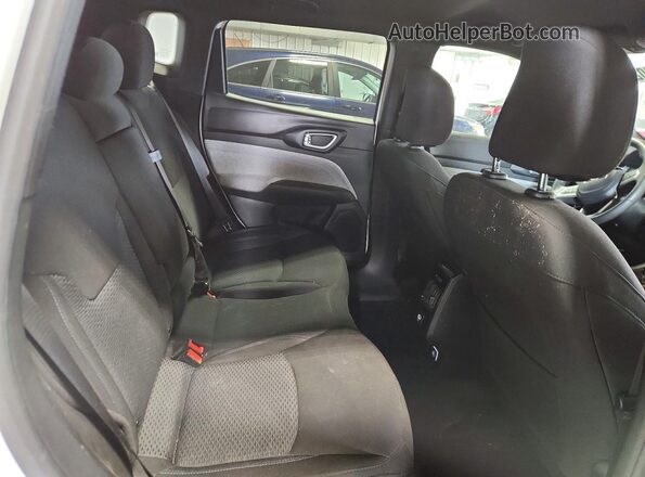 3C4NJDAN9RT135594 2024 JEEP COMPASS White Սալոնի հետևի տեսք