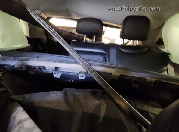 3C4NJDBB0JT239707 2018 JEEP COMPASS Silver Widok tylnych siedzeń