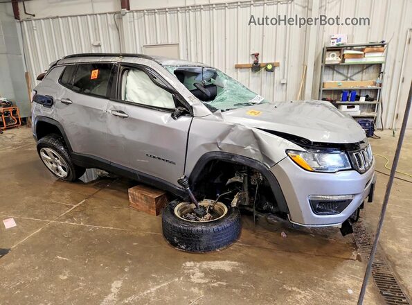 3C4NJDBB0JT239707 2018 JEEP COMPASS Silver Przód prawy