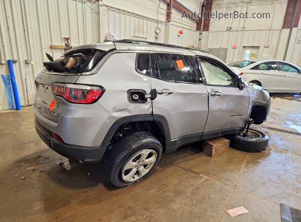 3C4NJDBB0JT239707 2018 JEEP COMPASS Silver Tył prawy