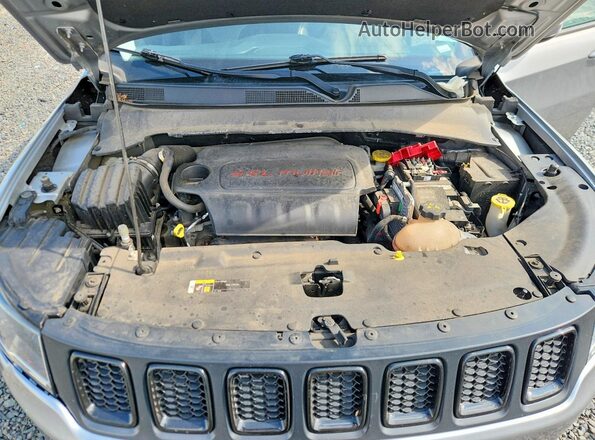 3C4NJDBB0MT592811 2021 JEEP COMPASS Серебряный Вид подкапотного пространства