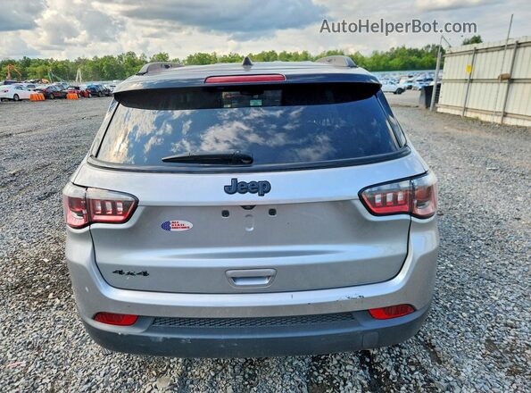 3C4NJDBB0MT592811 2021 JEEP COMPASS Серебряный Вид сзади