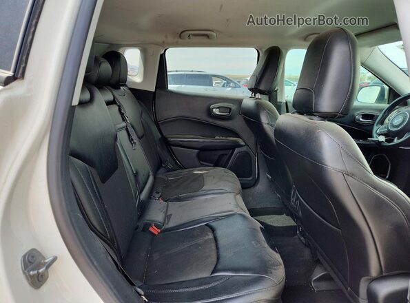 3C4NJDBB2JT394386 2018 JEEP COMPASS White Вид задніх сидінь