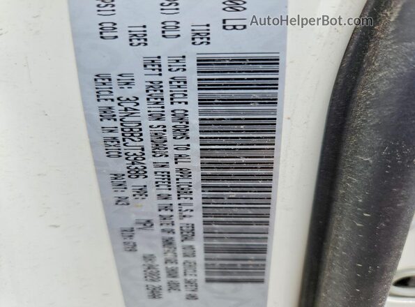 3C4NJDBB2JT394386 2018 JEEP COMPASS White Вид підкапотного простору