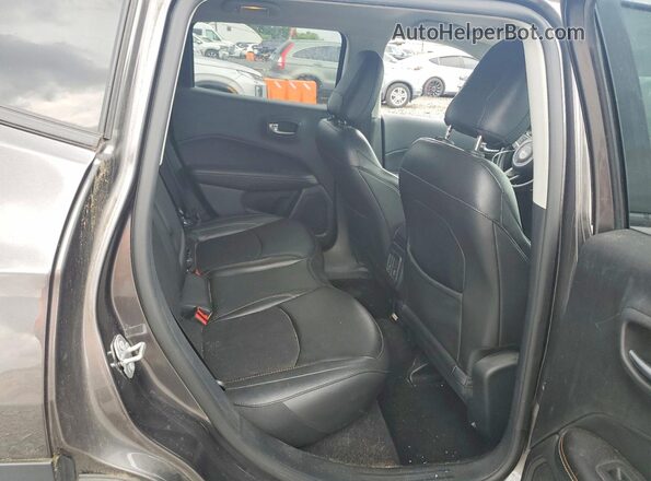 3C4NJDBB2KT623117 2019 JEEP COMPASS Gray Вид задньої частини салону
