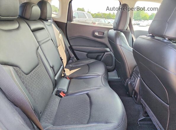 3C4NJDBB2LT156105 2020 JEEP COMPASS Blue უკანა სალონის ხედი