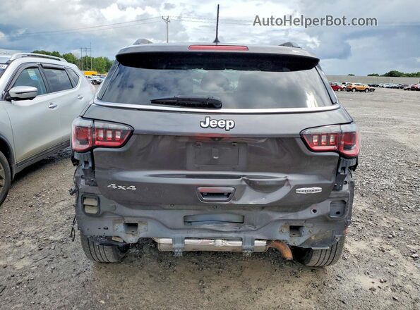3C4NJDBB3JT303044 2018 JEEP COMPASS Gray Вид ззаду
