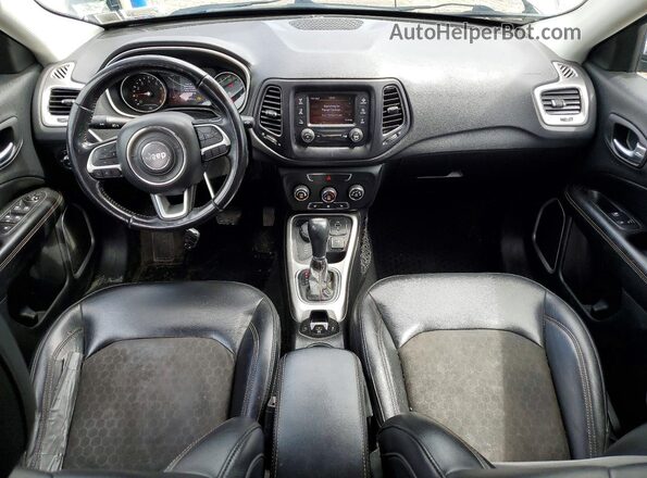 3C4NJDBB3JT303044 2018 JEEP COMPASS Gray Вид панелі приладів