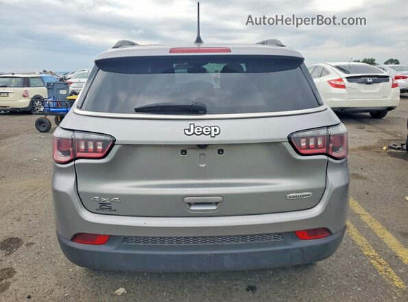 3C4NJDBB3KT728944 2019 JEEP COMPASS Gray Rear view