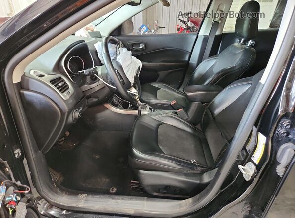 3C4NJDBB4LT239695 2020 JEEP COMPASS Черный Вид салона спереди