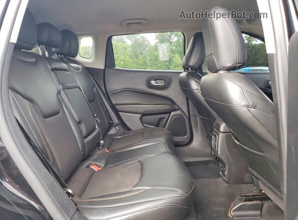 3C4NJDBB5JT457285 2018 JEEP COMPASS Black უკანა სალონის ხედი