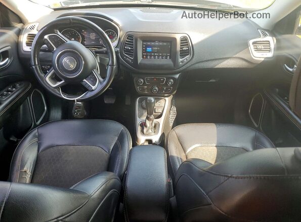 3C4NJDBB6JT261615 2018 JEEP COMPASS Black Dashboard view