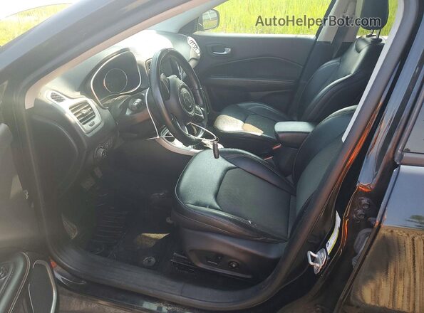 3C4NJDBB6JT261615 2018 JEEP COMPASS Black Front interior view