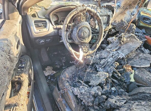 3C4NJDBB8KT674895 2019 JEEP COMPASS Blue Dashboard view
