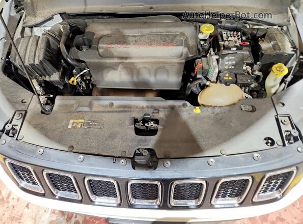 3C4NJDBB8KT847783 2019 JEEP COMPASS White Widok komory silnika