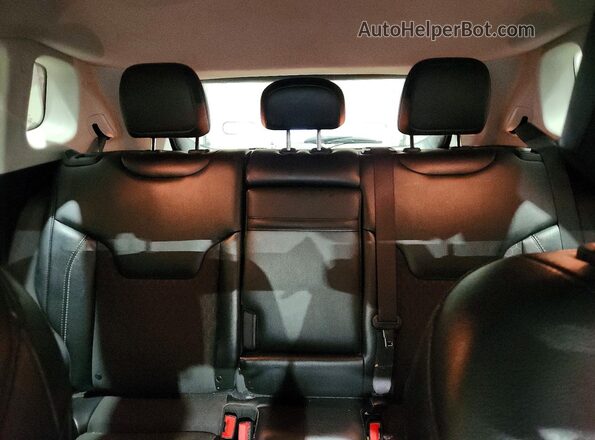3C4NJDBB8KT847783 2019 JEEP COMPASS White Widok tylnych siedzeń
