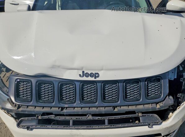 3C4NJDBB8LT242731 2020 JEEP COMPASS White Vista interior trasera