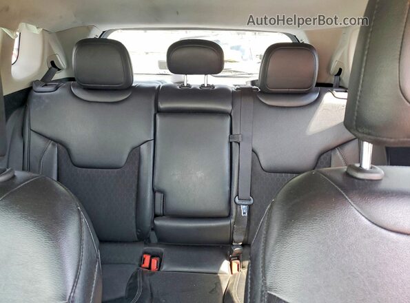 3C4NJDBB8MT547471 2021 JEEP COMPASS Silver Հետևի նստատեղերի տեսք